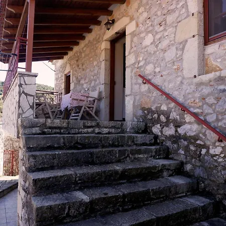 Traditional On Argolis For 6 Persons Casa vacanze